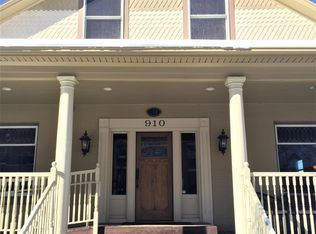 910 13th St, Golden, CO 80401
