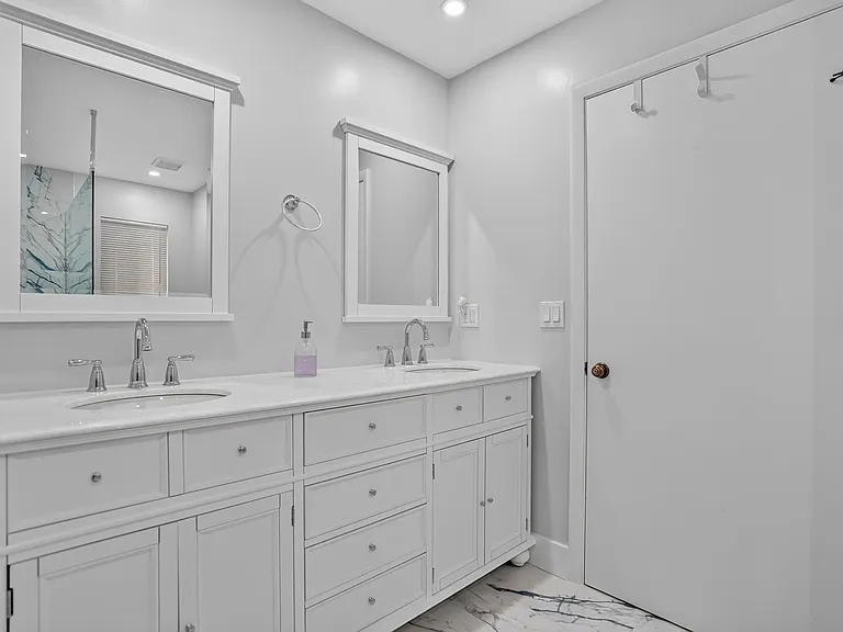 65 Pelican Pointe Dr #2030 — Photo 36