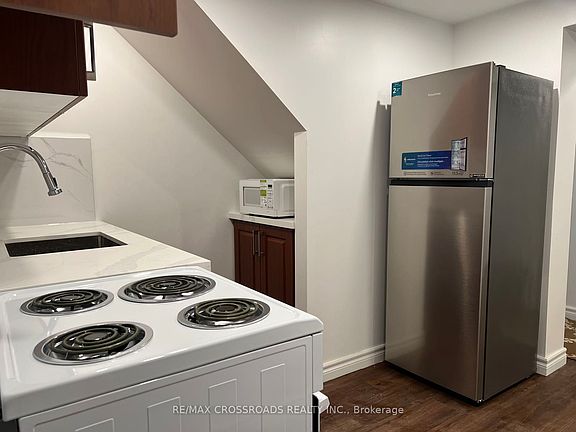 5th image of 278 Shuter St #Basement