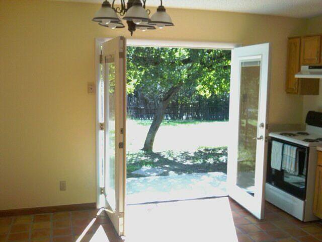 1st image of 102 Cedar Holw
