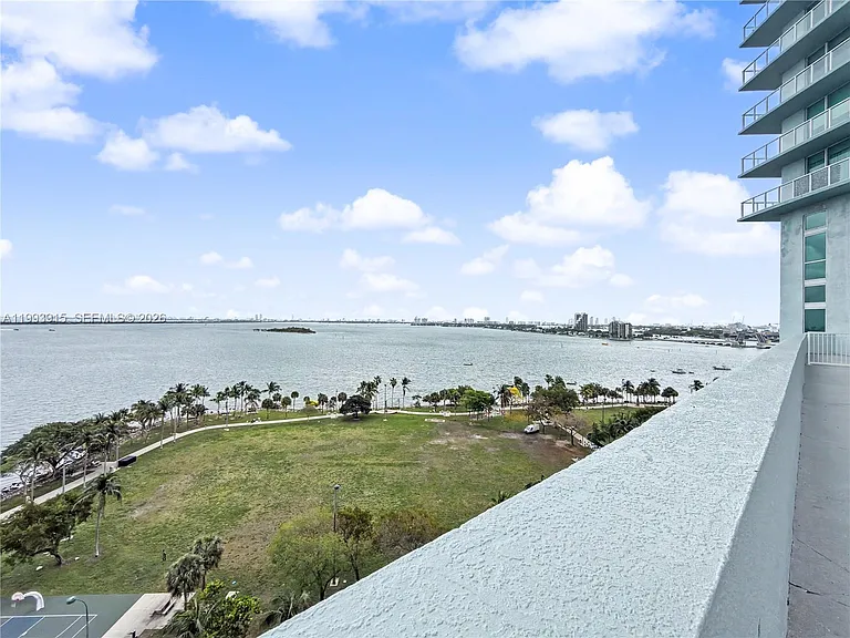 1900 N Bayshore Dr #3811 — Photo 35