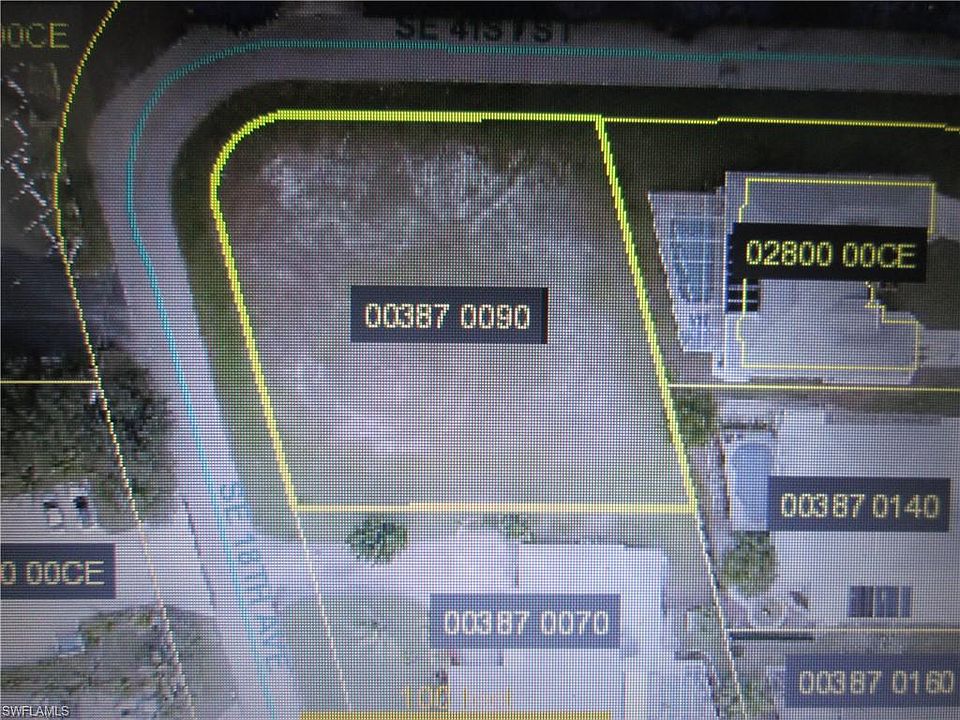 1st image of 4105 SE 18th Ave