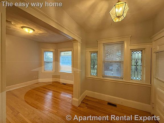 4th image of 110 W Quincy St #2