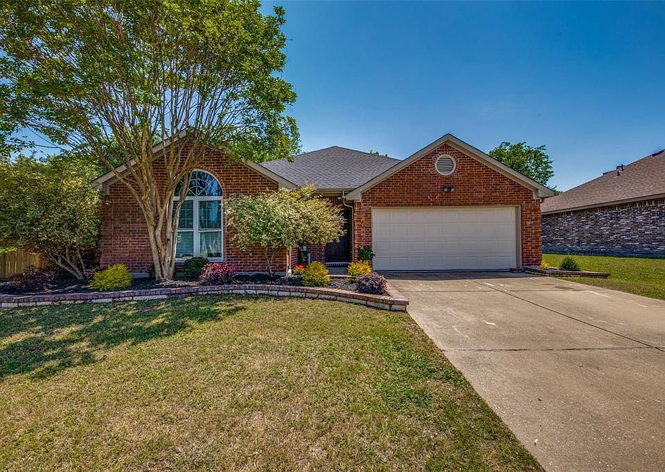 1st image of 118 Enchanted Forest Dr