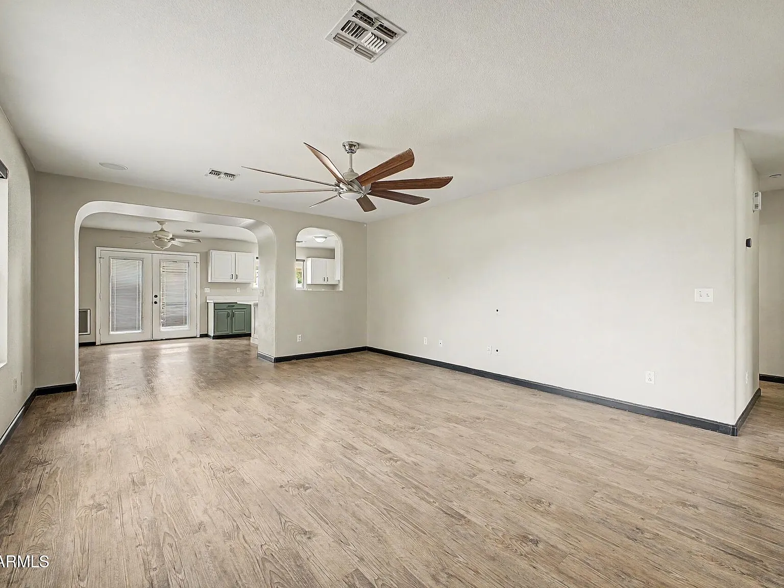 3 bed, 2.0 bath, 1397 sqft, $2,195 — Photo 3