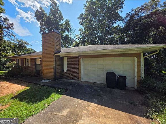 3rd image of 4107 Belvedere Dr