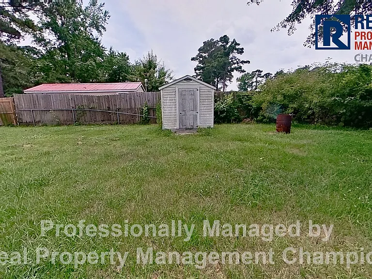 101 N Glen Ct — Photo 17