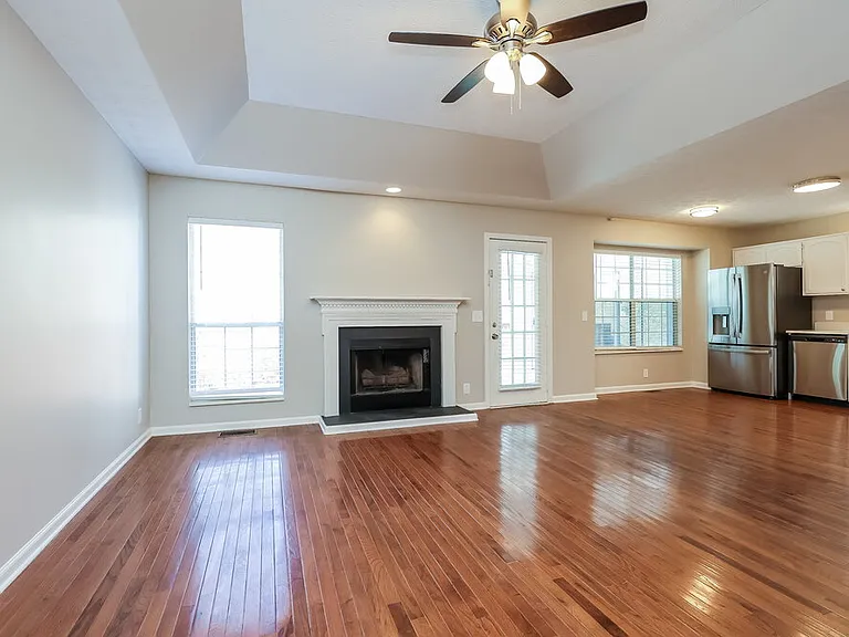 823 Neelys Chase Dr — Photo 5