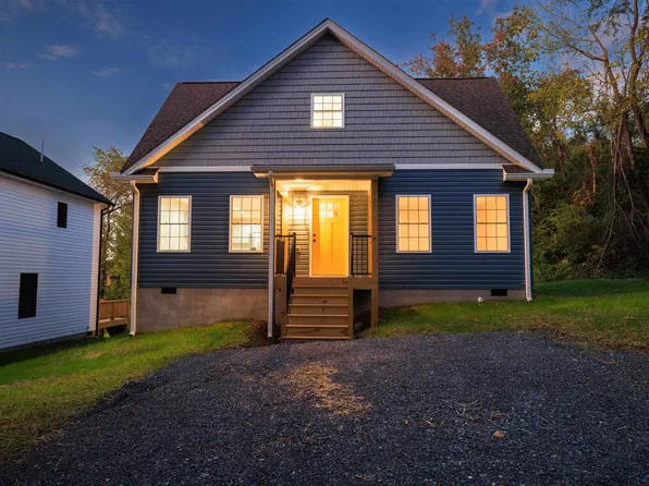 826 Maryland Ave, Waynesboro, VA 22980