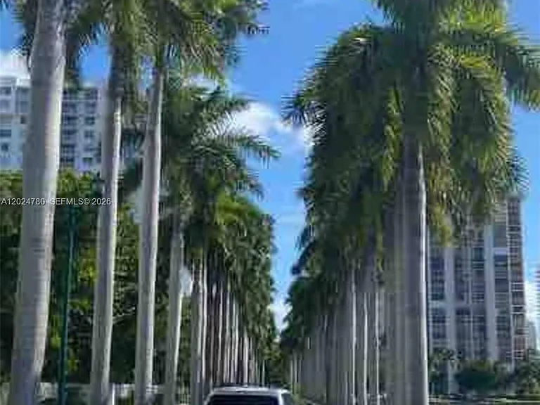 18081 Biscayne Blvd #1904 — Photo 34