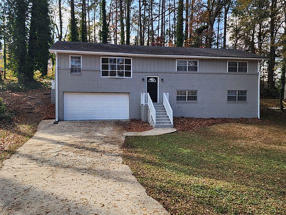2nd image of 2660 Linnwood Dr SE