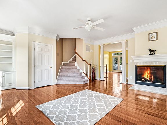 4th image of 1010 Hotchkiss Pl