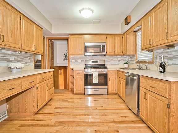 3rd image of 7805 W Lill Ct
