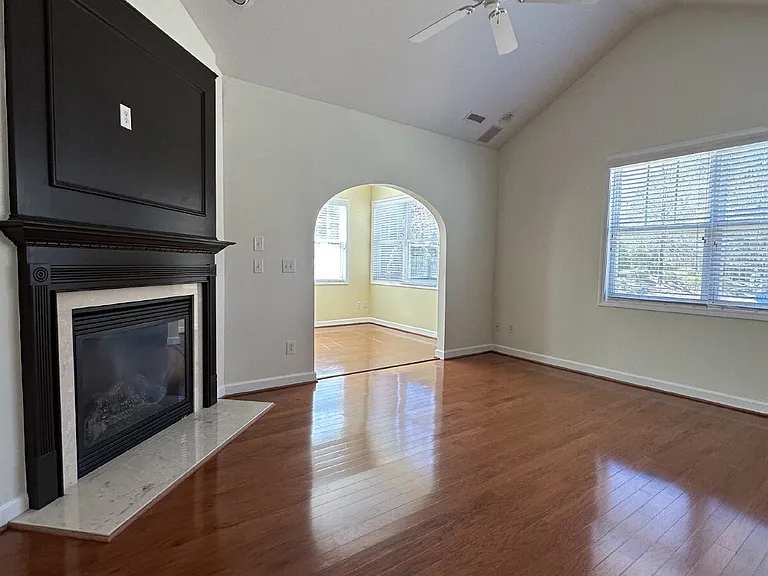 102 Jennel Way — Photo 13