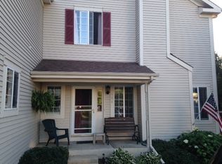 586 Foxridge Dr, Fox Lake, IL 60020