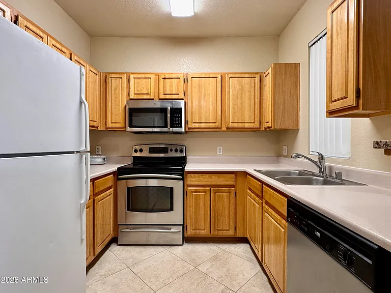 2929 W Yorkshire Dr #2020 — Photo 4