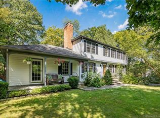 58 Ledgewood Dr, Wilton, CT