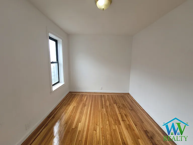 3230 Steuben Ave #A3 — Photo 11