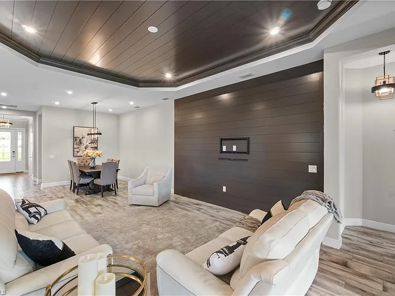 15312 Motta Way — Photo 2