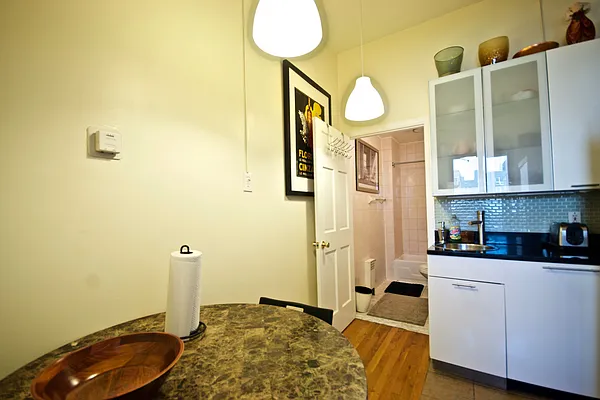 Rented by Nest Seekers International | media 27