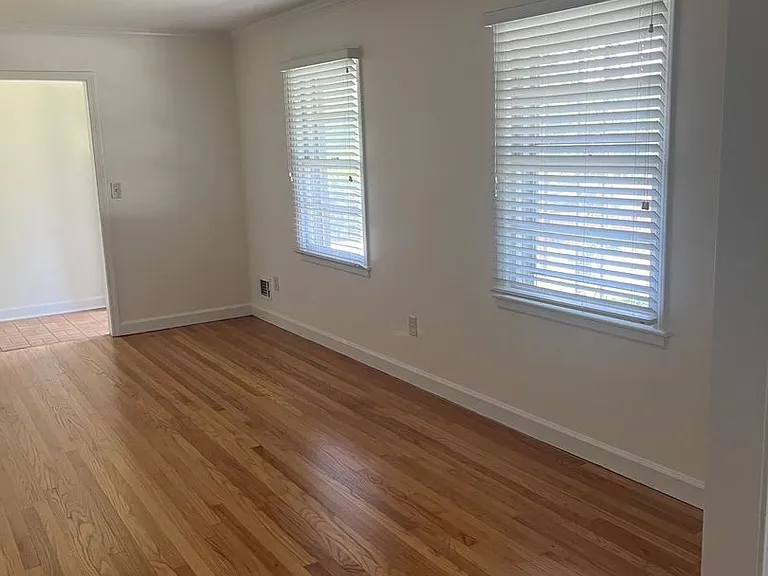 6 Kingsbury Rd — Photo 16