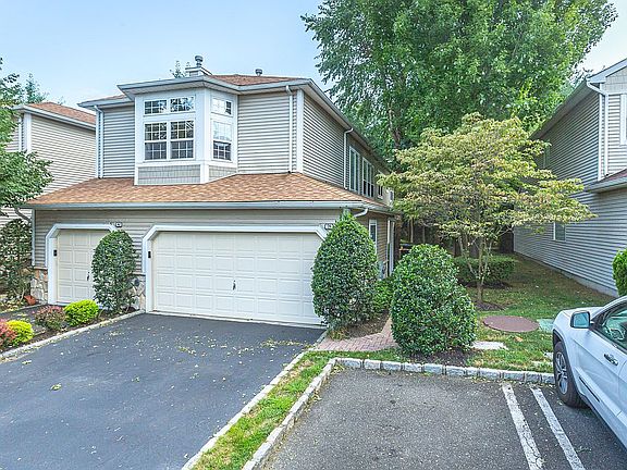 2nd image of 87 Carriage Ln