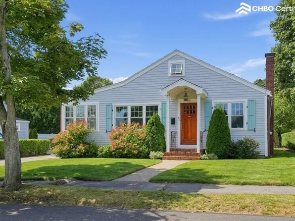 20 Canterbury Rd, Marblehead, MA 01945