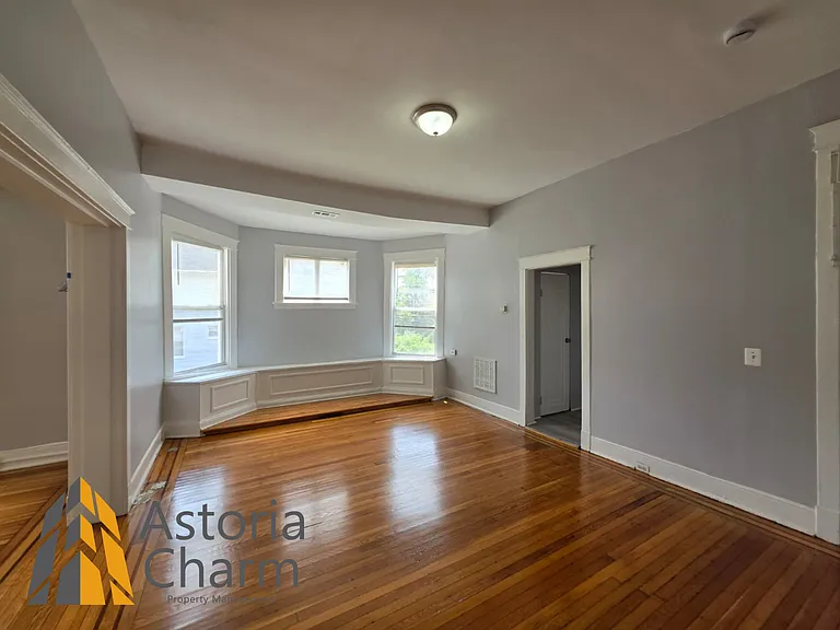 2206 Roslyn Ave #1 — Photo 6