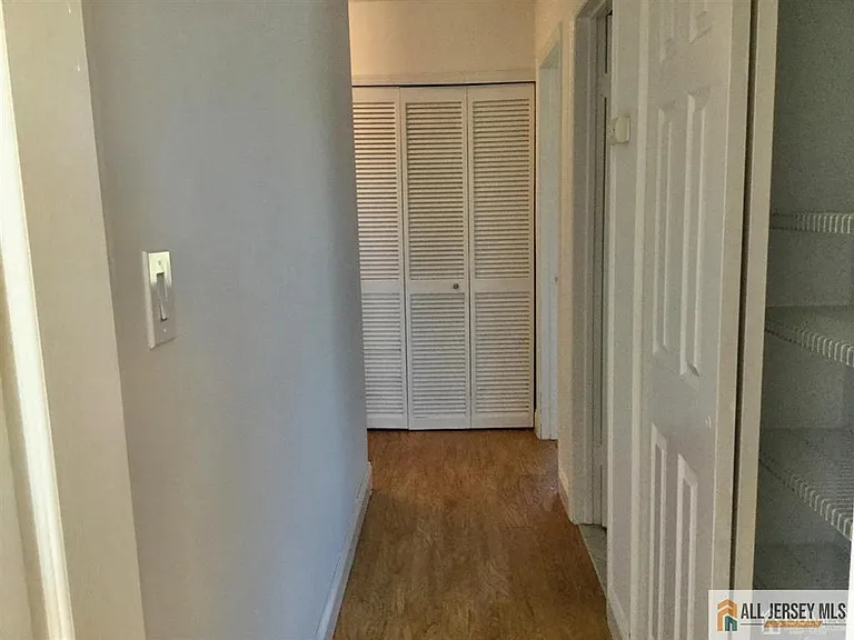 682 Darlington Dr — Photo 12