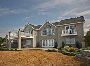 4925 E Lake Rd, Burt, NY 14028