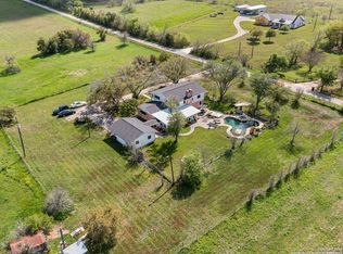 315 N Schmidt Rd, Seguin, TX 78155