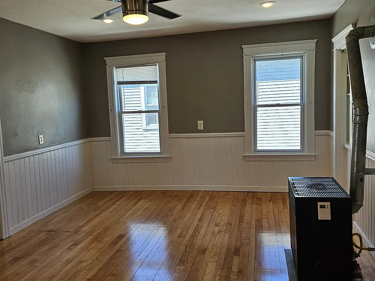 114 Beaverbrook Pkwy #3 — Photo 4