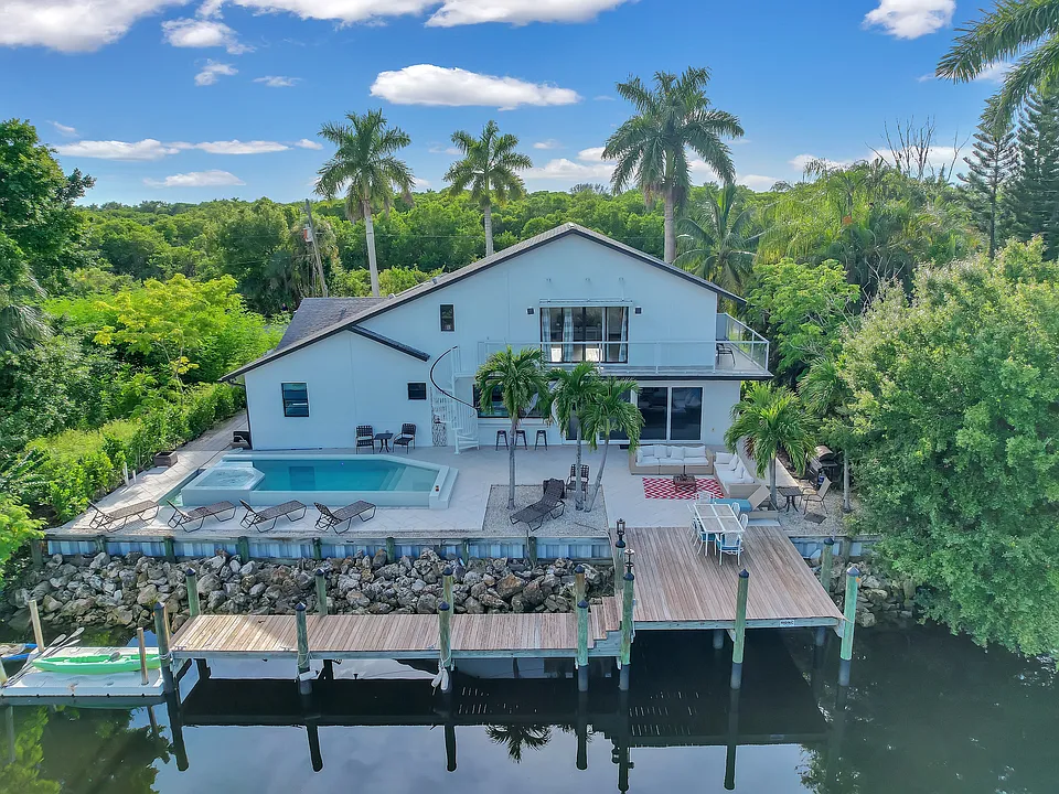 95 Schneider Dr