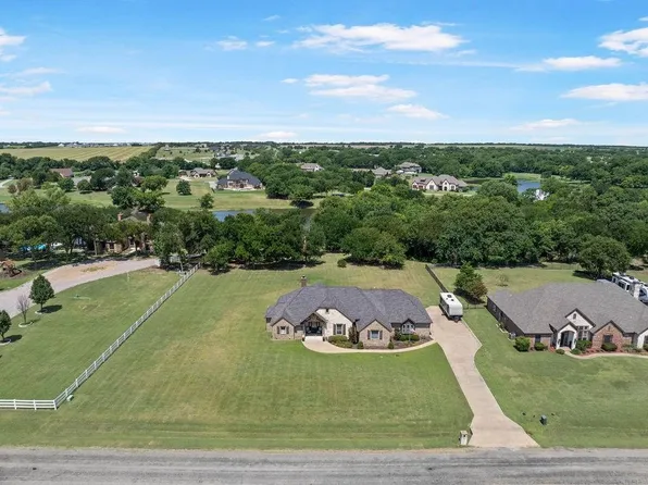 577 Hidden Lakes Blvd, Gunter, TX 75058