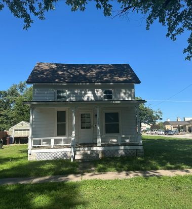 202 S Elm St, McPherson, KS 67460