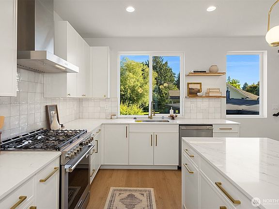 4th image of 9737 12th Avenue NW