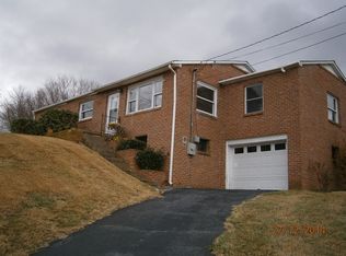 24 Holly St, Canton, NC 28716