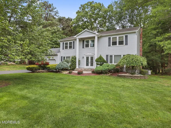 42 Saupe Drive, Manalapan, NJ 07726