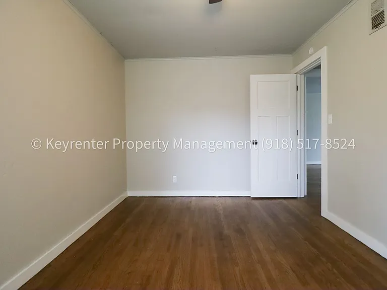 E Independence St Fourplex — Photo 14