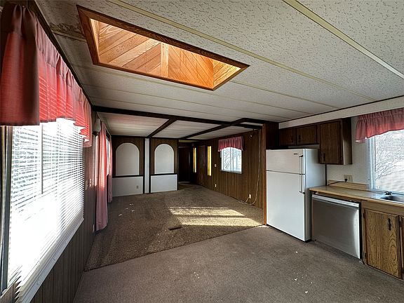 5th image of 4022 South Ave W #40