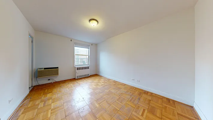 Rented by Bond New York | media 11