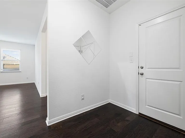 5146 Veranda Ter — Photo 9