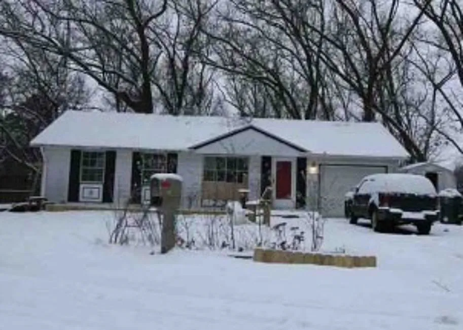 336 Viking Dr photo 1
