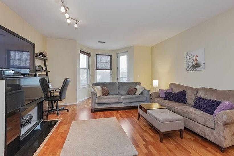 2nd image of 520 N Halsted St APT 504