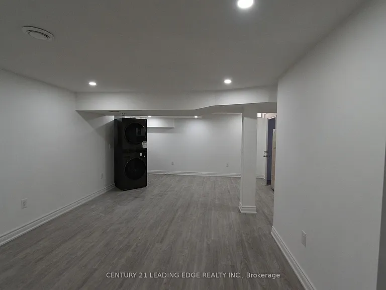45 Lofthouse Dr — Photo 10