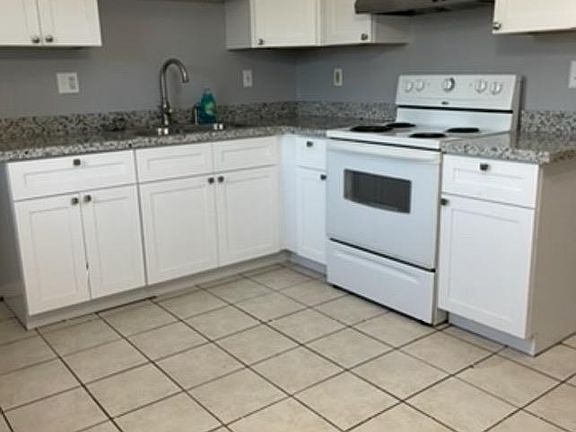 5th image of 2716-18 Greenwood St