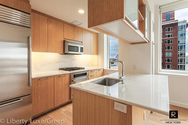 Rented by R New York | media 25