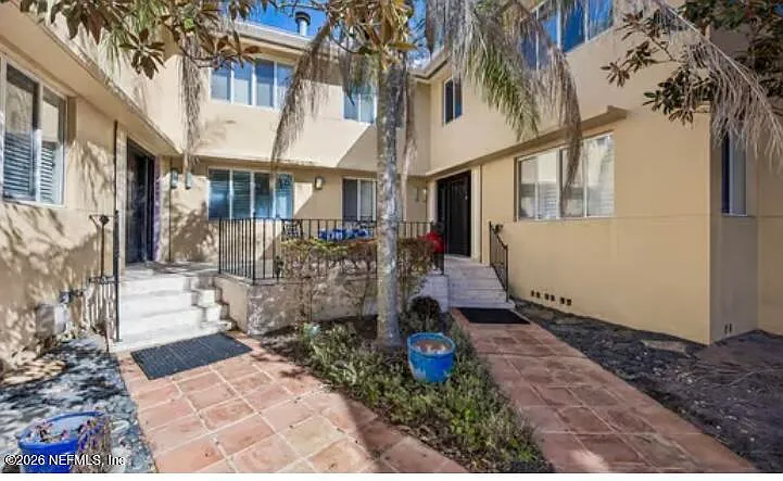 Building Photo - 2159 Riverside Ave #7