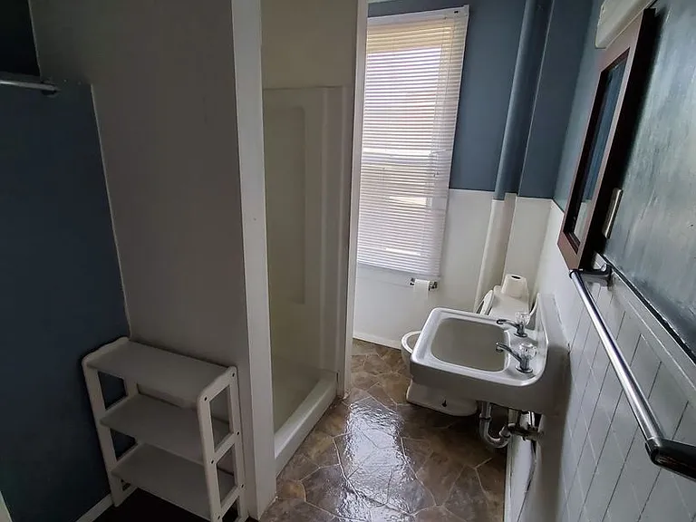 Walnut St 2512 — Photo 34
