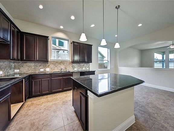 5th image of 316 Woodway Dr